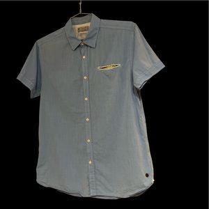 Fun short sleeve button up, slim fit